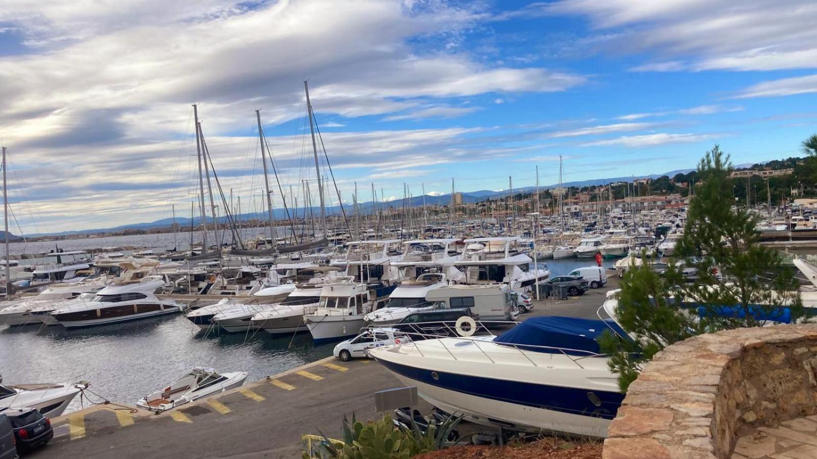 شقة Balcon, Parking, Piscine Et Clim' A 2 Pas Du Port Santa Lucia Saint-Raphaël المظهر الخارجي الصورة