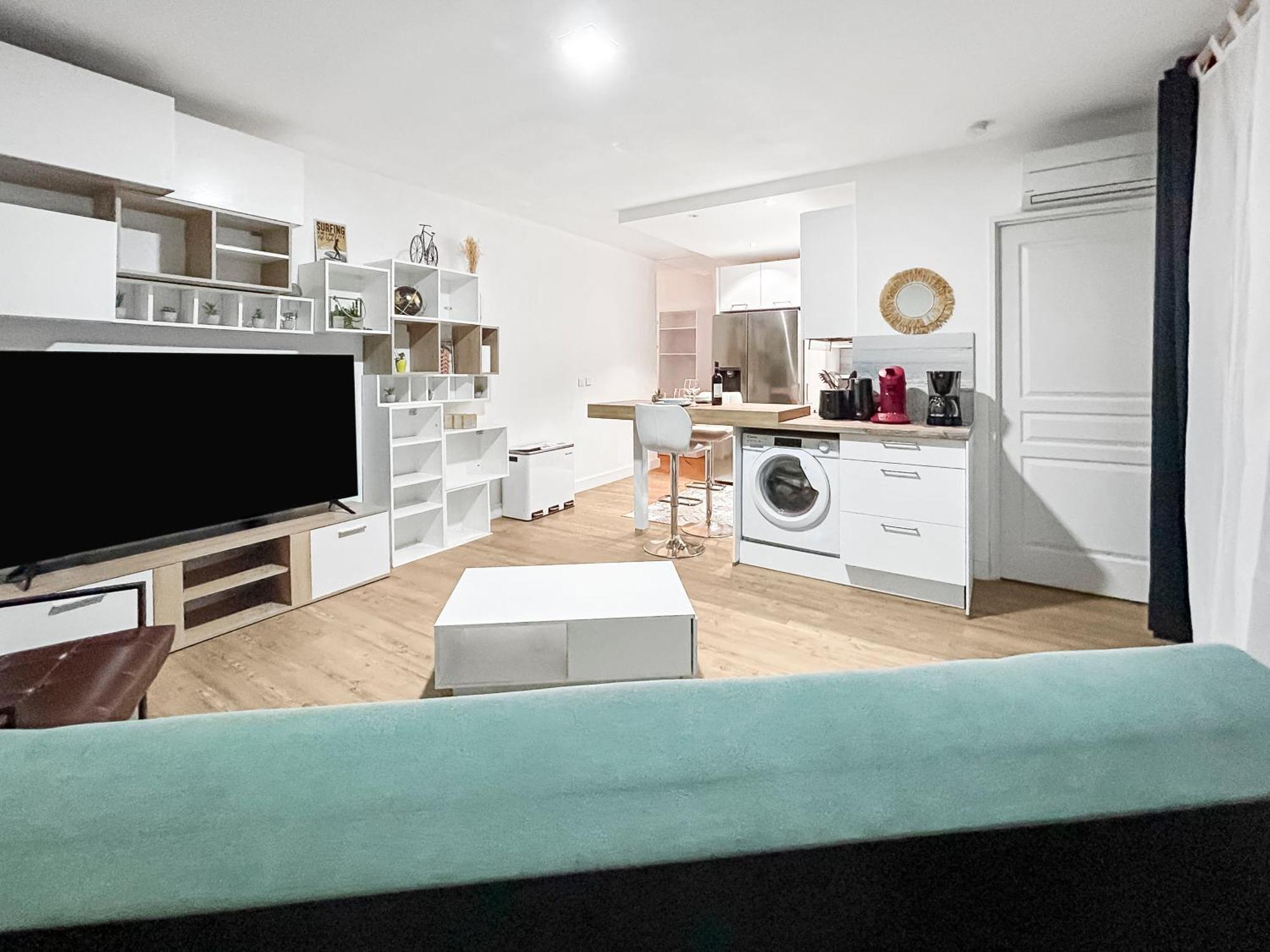شقة Balcon, Parking, Piscine Et Clim' A 2 Pas Du Port Santa Lucia Saint-Raphaël المظهر الخارجي الصورة